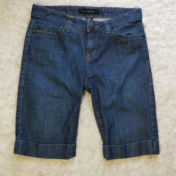Calvin Klein Midrise Bermuda Shorts Medium Wash - Picture 2 of 7